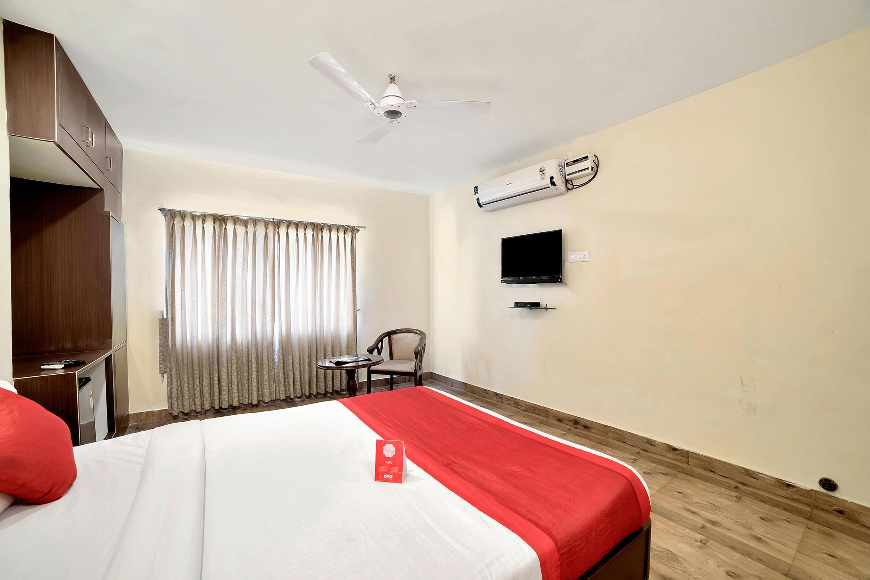 Oyo 674 Apartment Hotel Manar Luxury Suites ไฮเดอราบัด ภายนอก รูปภาพ