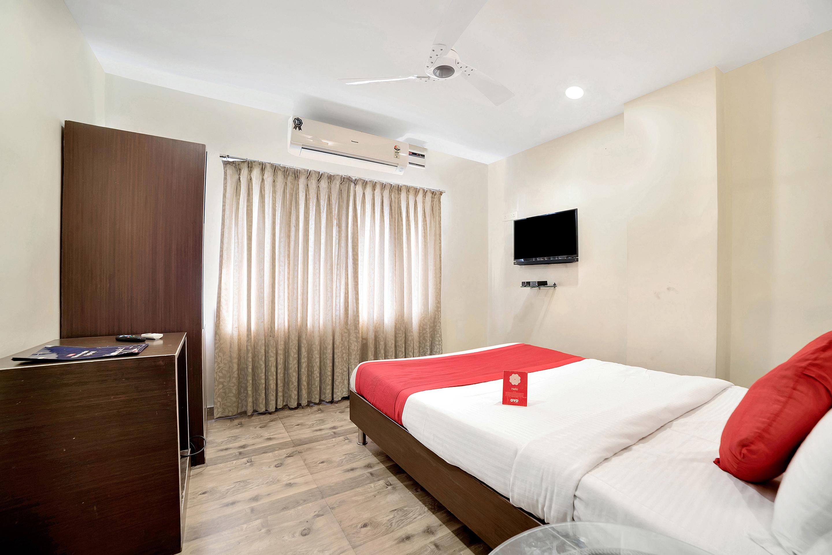 Oyo 674 Apartment Hotel Manar Luxury Suites ไฮเดอราบัด ภายนอก รูปภาพ