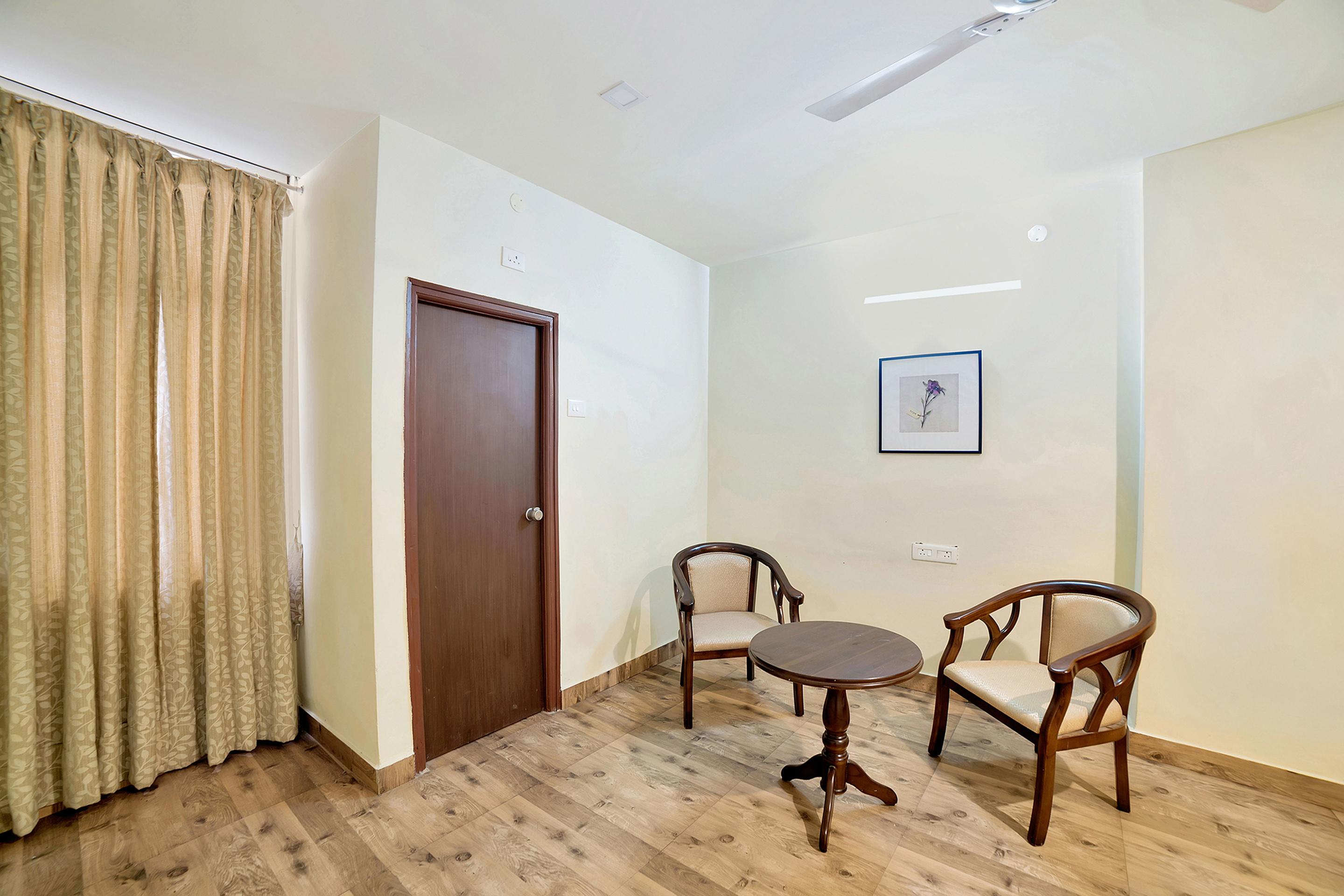 Oyo 674 Apartment Hotel Manar Luxury Suites ไฮเดอราบัด ภายนอก รูปภาพ