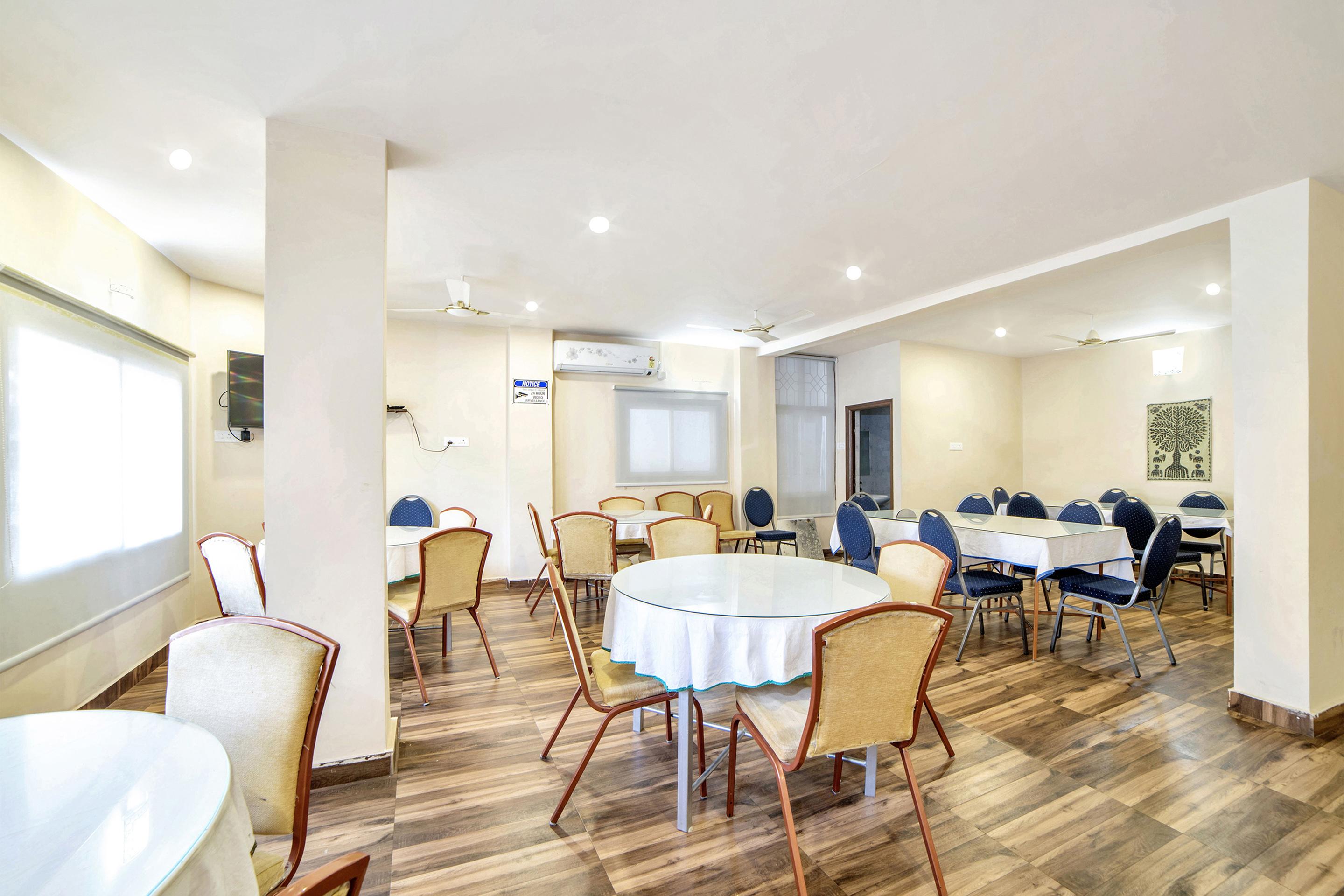 Oyo 674 Apartment Hotel Manar Luxury Suites ไฮเดอราบัด ภายนอก รูปภาพ