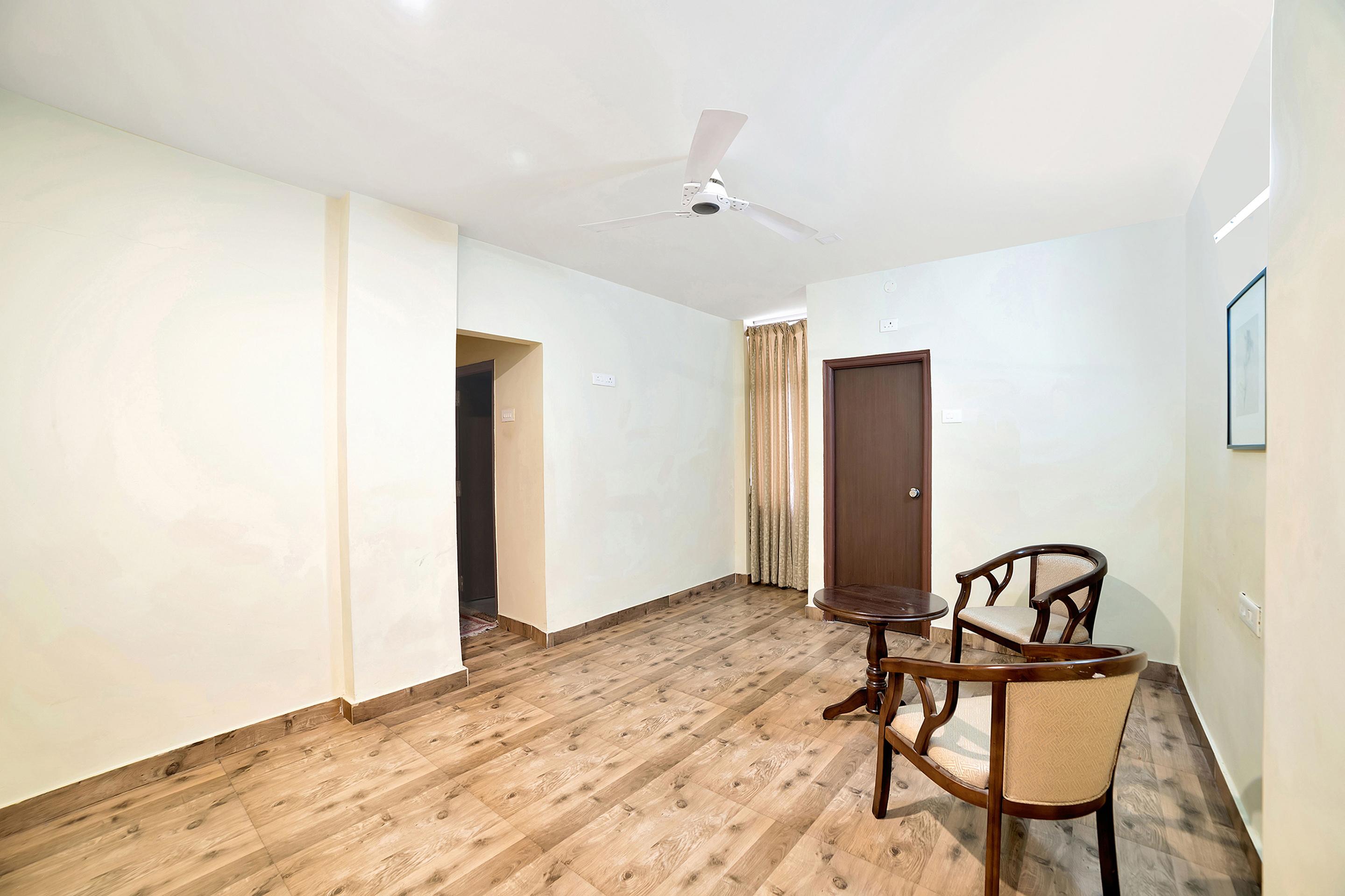 Oyo 674 Apartment Hotel Manar Luxury Suites ไฮเดอราบัด ภายนอก รูปภาพ
