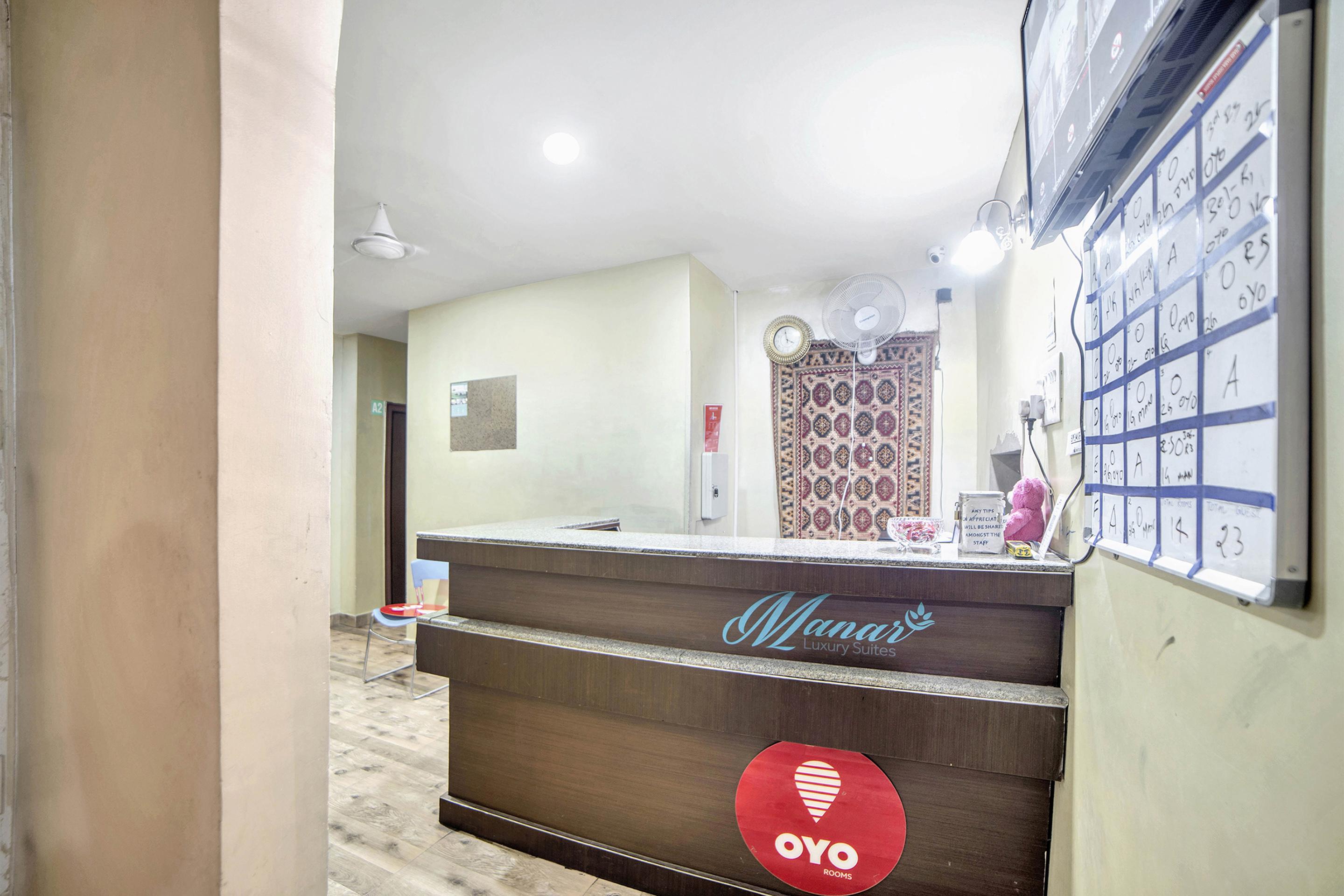 Oyo 674 Apartment Hotel Manar Luxury Suites ไฮเดอราบัด ภายนอก รูปภาพ