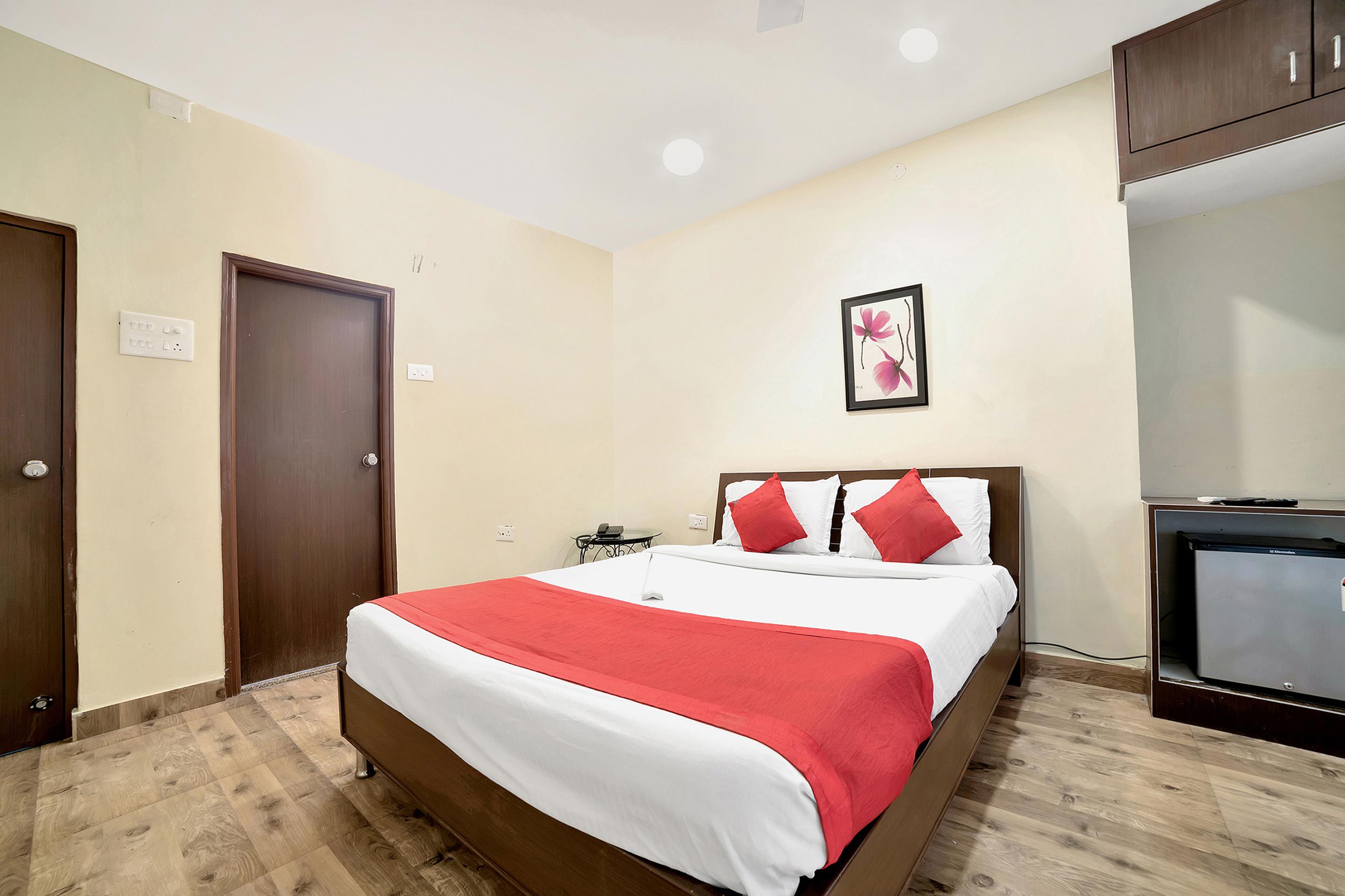 Oyo 674 Apartment Hotel Manar Luxury Suites ไฮเดอราบัด ภายนอก รูปภาพ