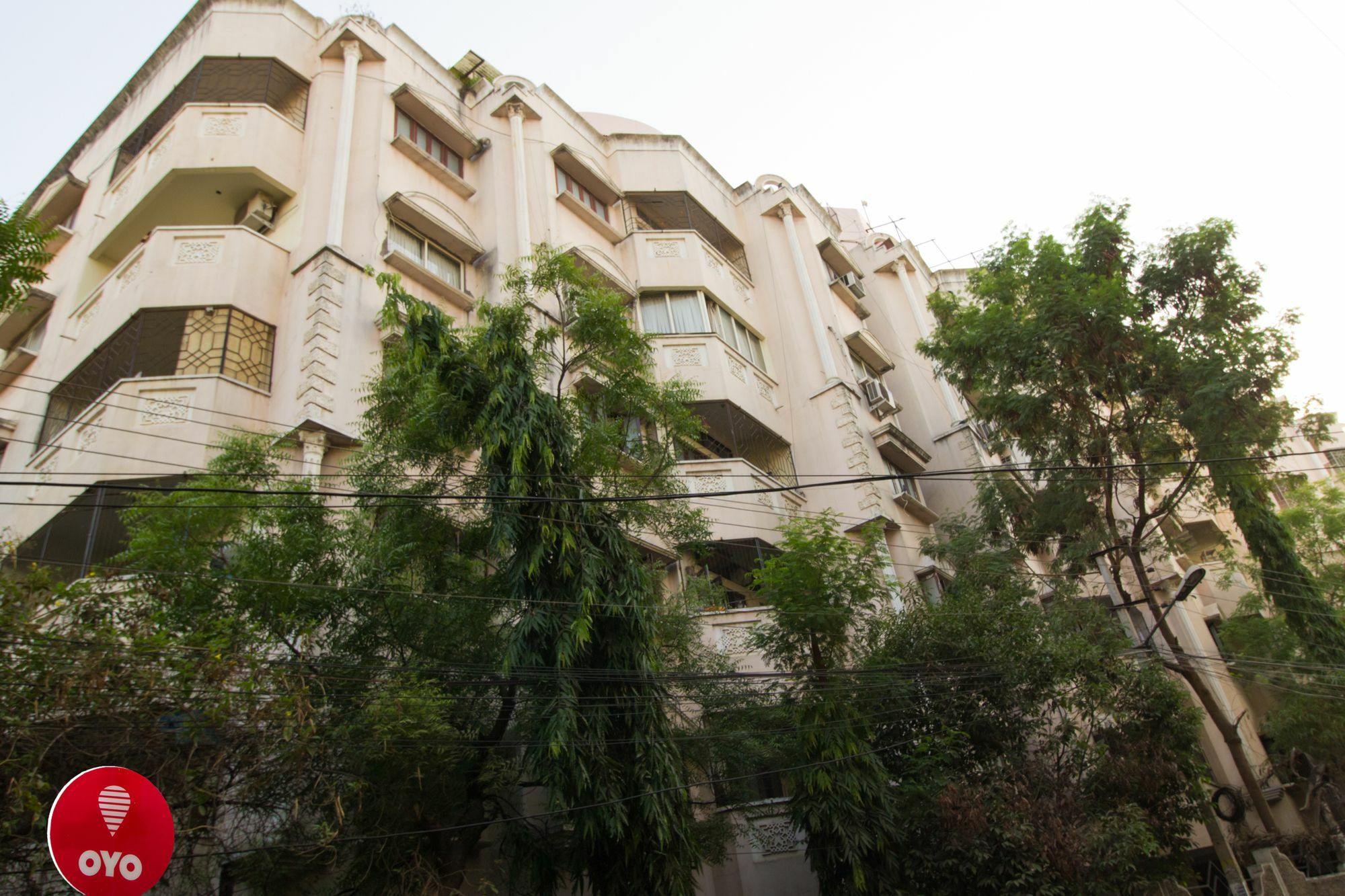 Oyo 674 Apartment Hotel Manar Luxury Suites ไฮเดอราบัด ภายนอก รูปภาพ
